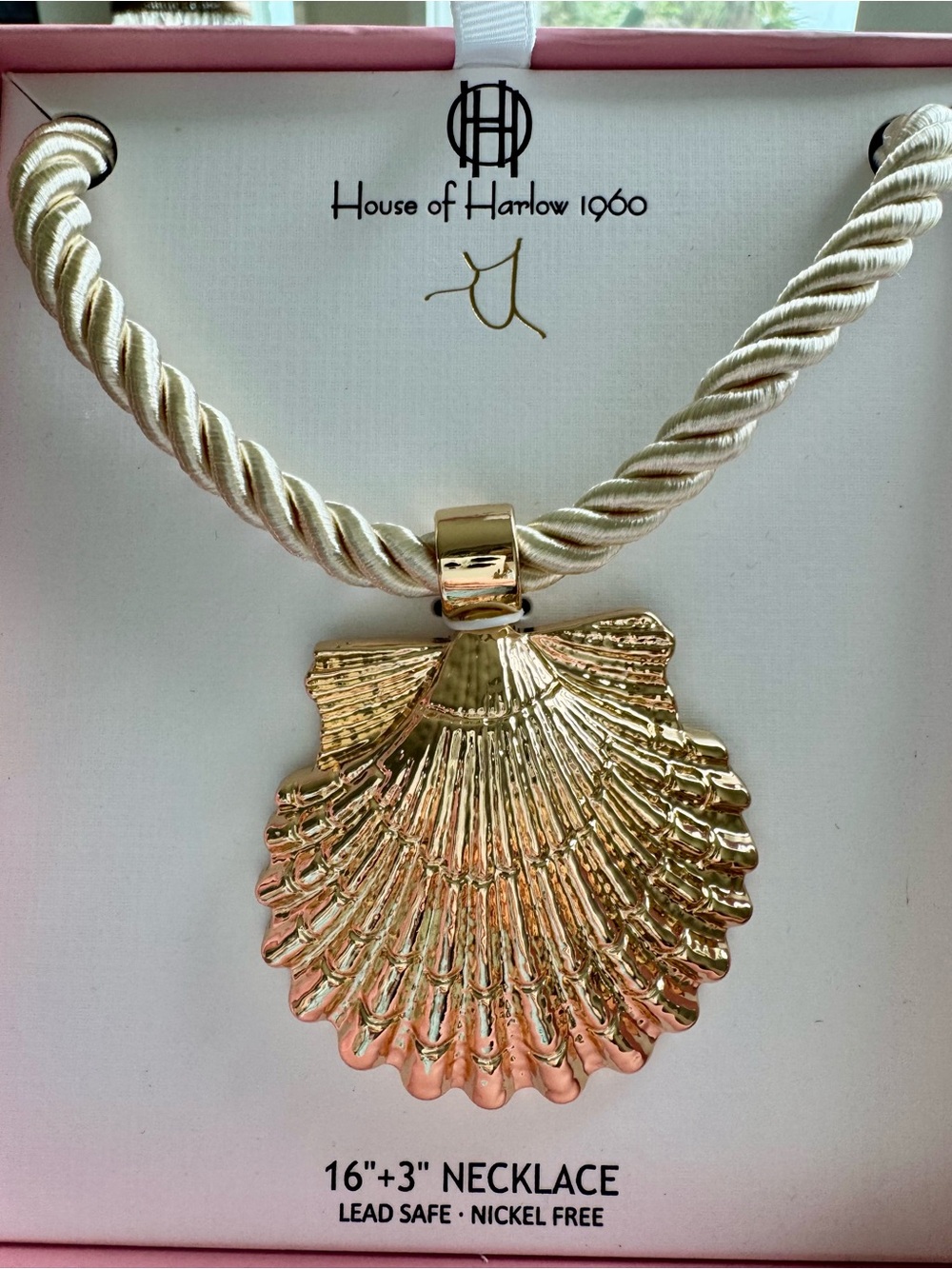 House of Harlow 1960 Gold Shell Pendant Rope Necklace